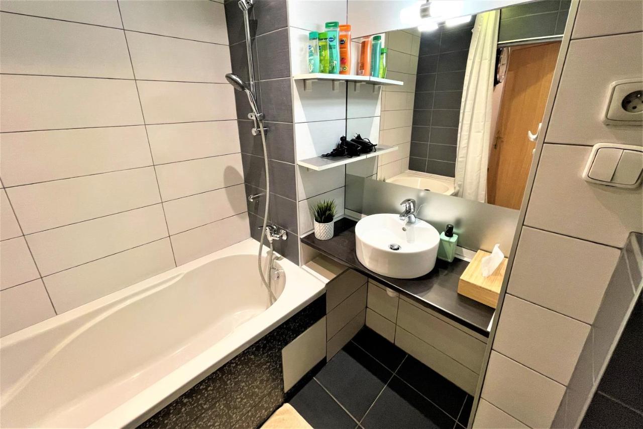 Apartment Helen - Old Town, Ac Bratislava Exteriér fotografie